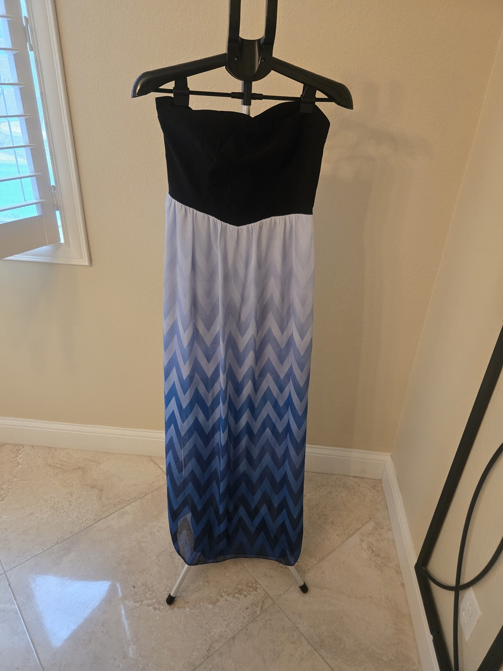 Xtraordinary Black Bodice Blue Ombre Chevron Maxi Dress